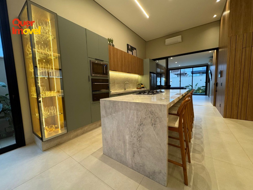 Oportunidade única: Casa de alto padrão em condomínio no Residencial Alto do Castelo, Ribeirão Preto-SP! 3 quartos, 3 suítes, 2 salas, 4 banheiros, 4 vagas de garagem, 220m². Quer Imóvel Negócios…