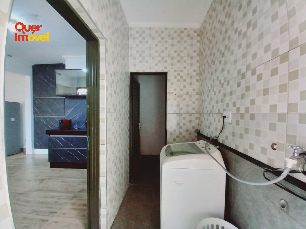 Imperdível casa à venda em Ribeirão Preto-SP, Parque dos Lagos: 3 suítes, sala, 4 banheiros, 4 vagas, 159m².