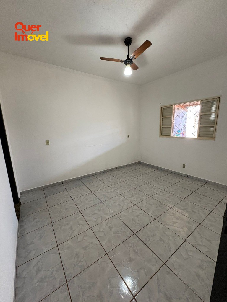 Casa à venda em Ribeirão Preto-SP, Parque Residencial Cândido Portinari: 03 casas em um terreno de 392m² -Quer Imóvel Negócios Imobiliários.