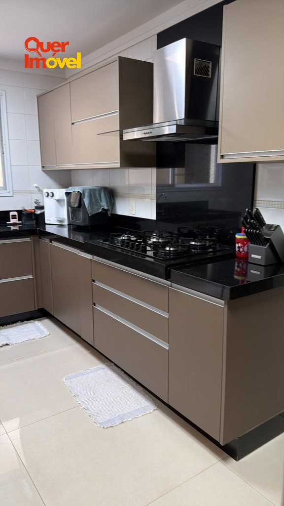 Casa alto padrão à venda no condomínio laranjeiras 3 suítes,