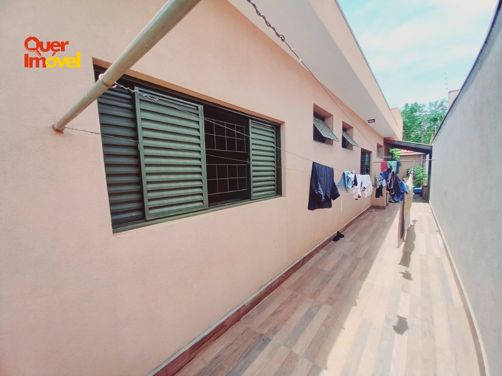 Imperdível casa à venda em Ribeirão Preto-SP, Parque dos Lagos: 3 suítes, sala, 4 banheiros, 4 vagas, 159m².