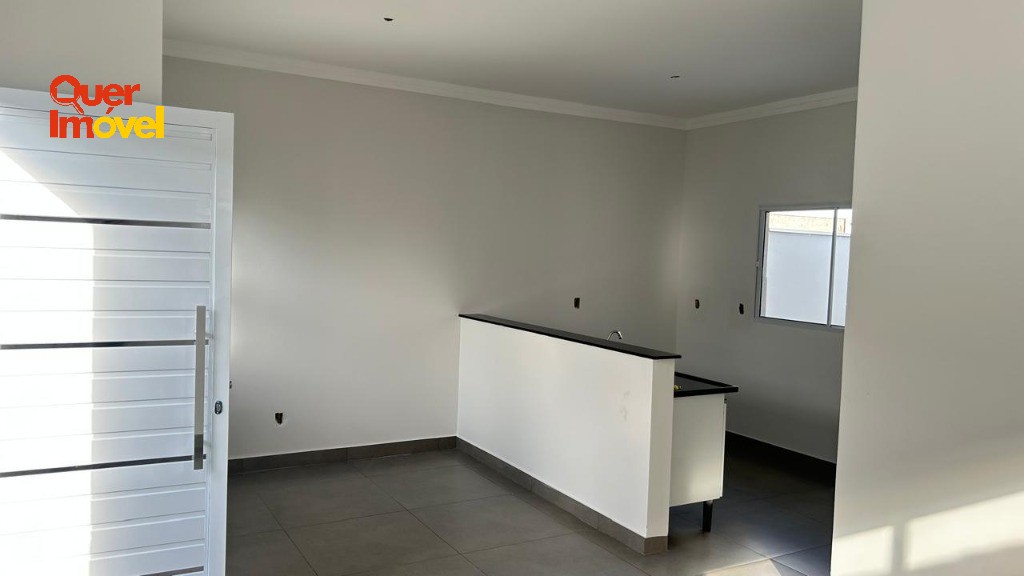Imperdível oportunidade: Casa a venda com 2 quartos, 1 suíte, 1 sala, 2 banheiros, 2 vagas de garagem e 70,00 m² na cidade de e no bairro .