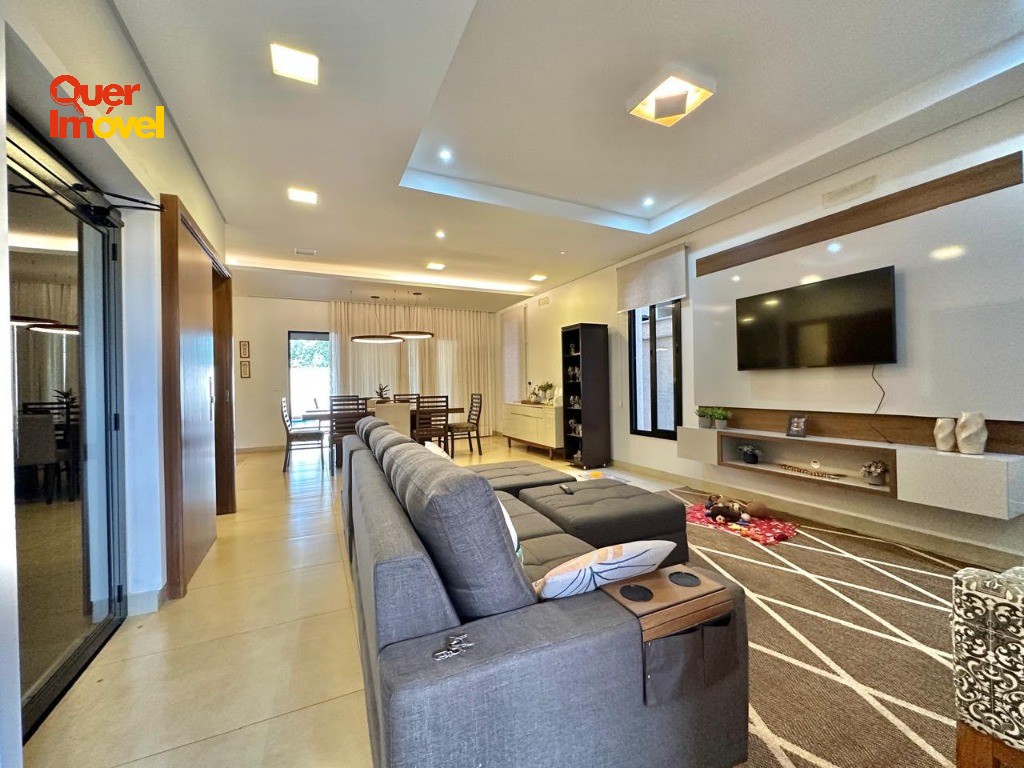 Casa à venda no condomínio villa romana, 3 suítes, suíte mas