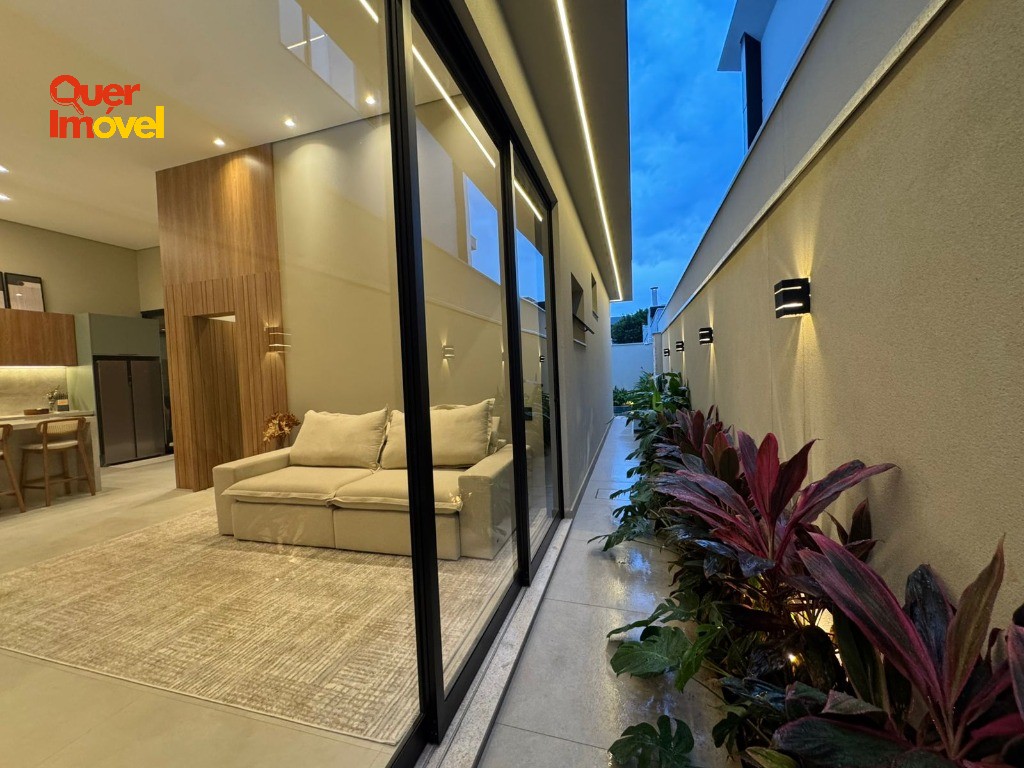 Oportunidade única: casa de alto padrão em condomínio no res