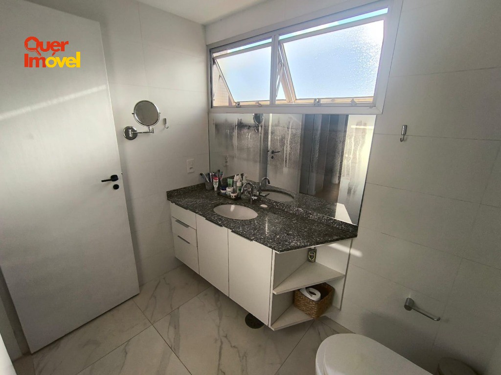 Apartamento à venda no Centro de Ribeirão Preto-SP 3 quartos, 1 suíte, 139m² Oportunidade única!