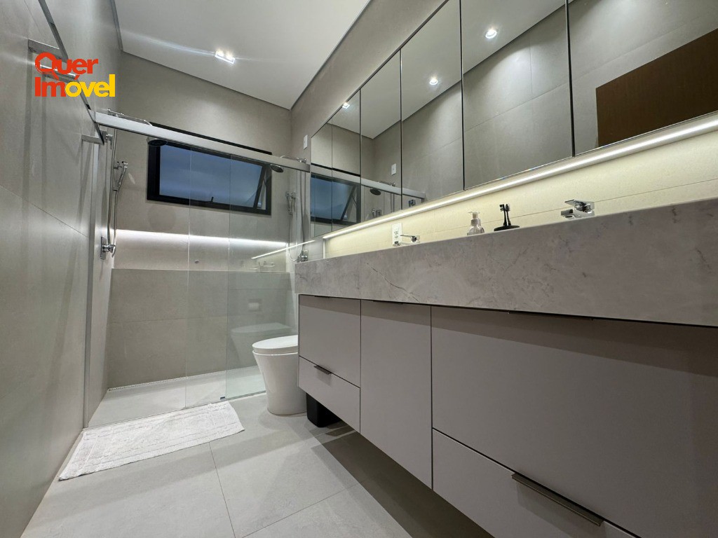 Oportunidade única: Casa de alto padrão em condomínio no Residencial Alto do Castelo, Ribeirão Preto-SP! 3 quartos, 3 suítes, 2 salas, 4 banheiros, 4 vagas de garagem, 220m². Quer Imóvel Negócios…
