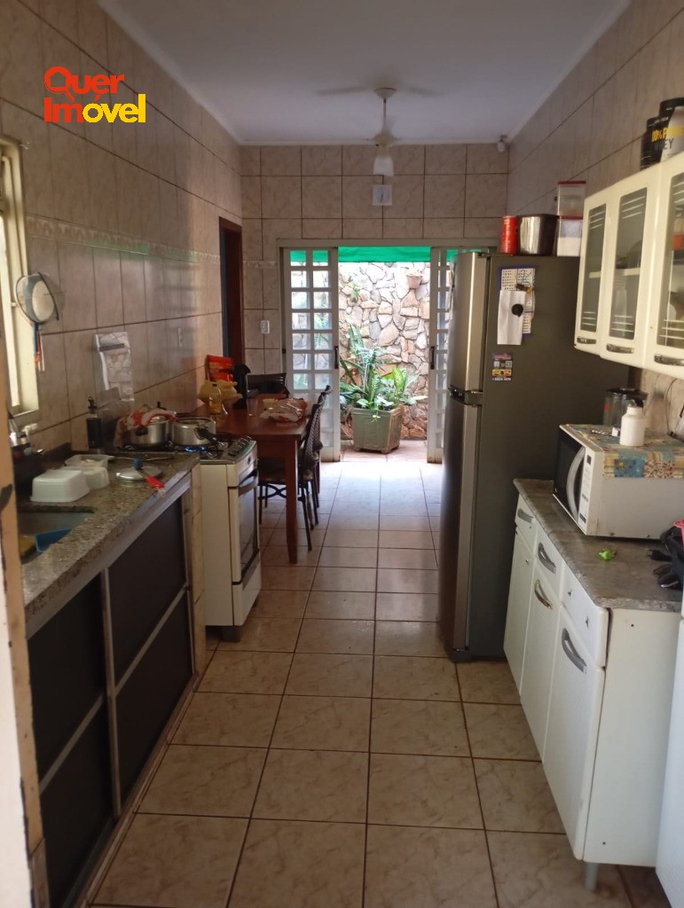 Residência moderna com 3 quartos e 4 vagas de garagem em jar
