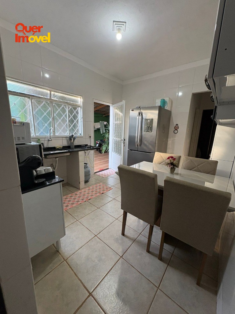 Casa à venda em Ribeirão Preto-SP, Parque Residencial Cândido Portinari: 03 casas em um terreno de 392m² -Quer Imóvel Negócios Imobiliários.