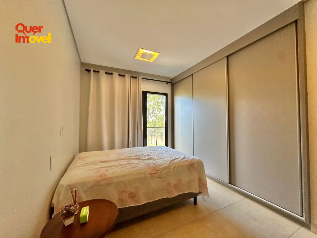 Casa à Venda no Condomínio Villa Romana, 3 Suítes, Suíte Master, Elevador, Piscina, Energia Solar e Área Gourmet de Alto Padrão