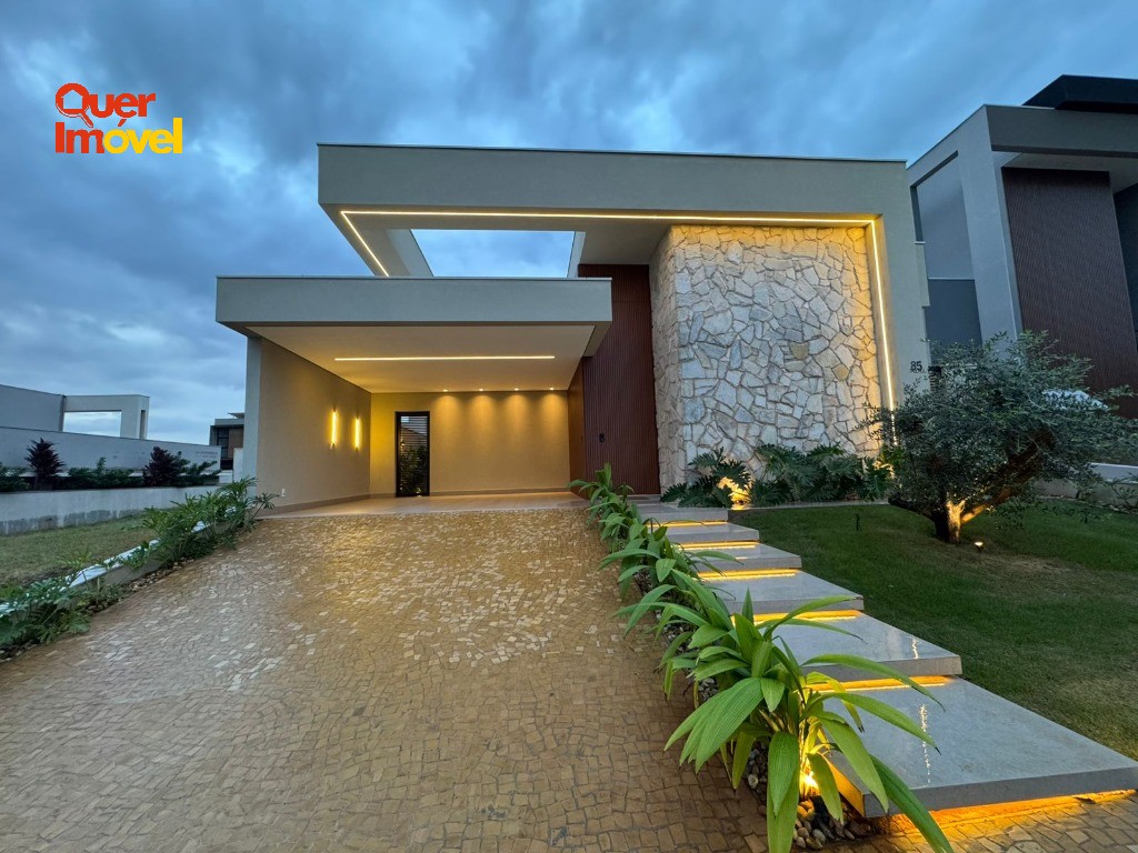 Oportunidade única: casa de alto padrão em condomínio no res