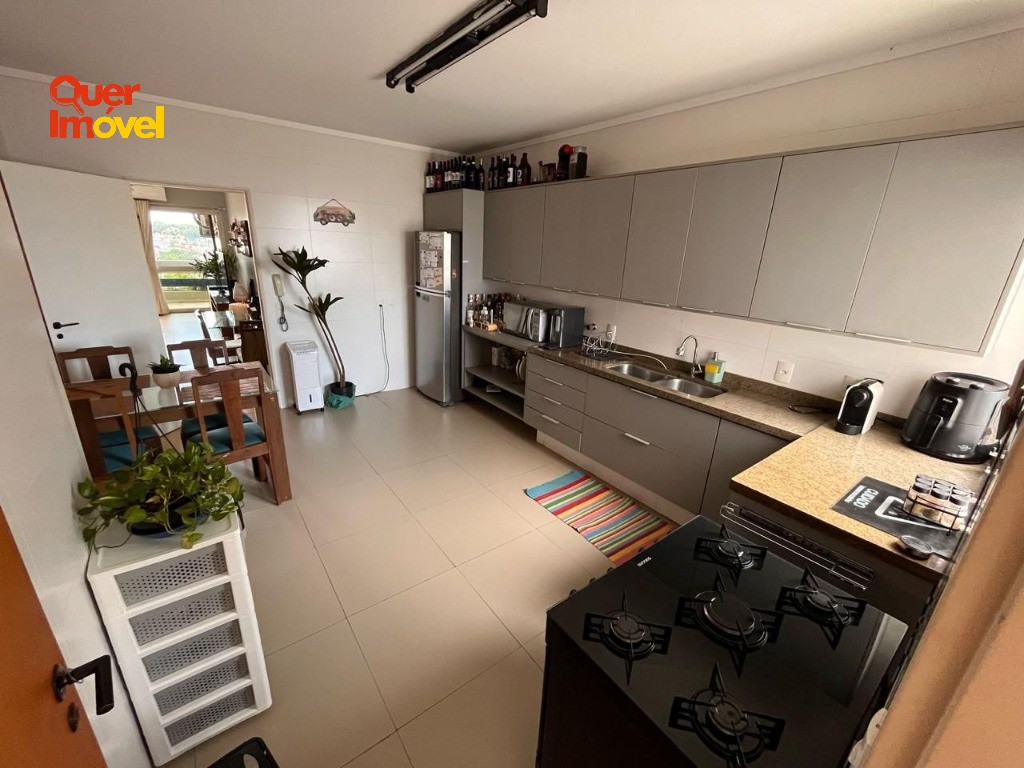 Apartamento à venda no Centro de Ribeirão Preto-SP 3 quartos, 1 suíte, 139m² Oportunidade única!