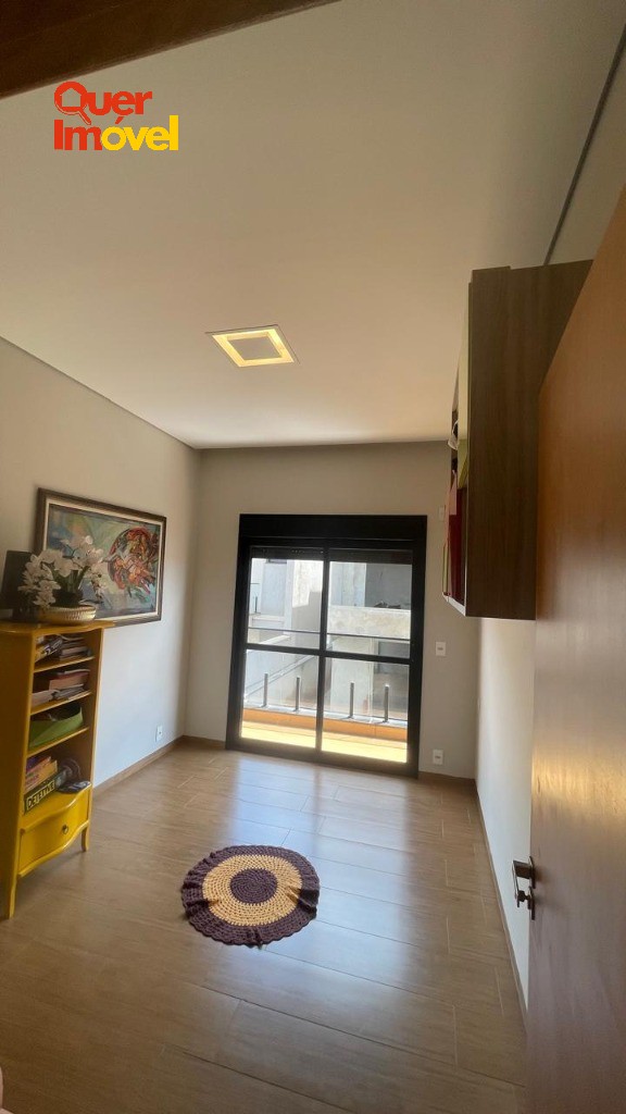 Casa de luxo em condomínio: 3 quartos, 3 suítes, 2 salas, 5 