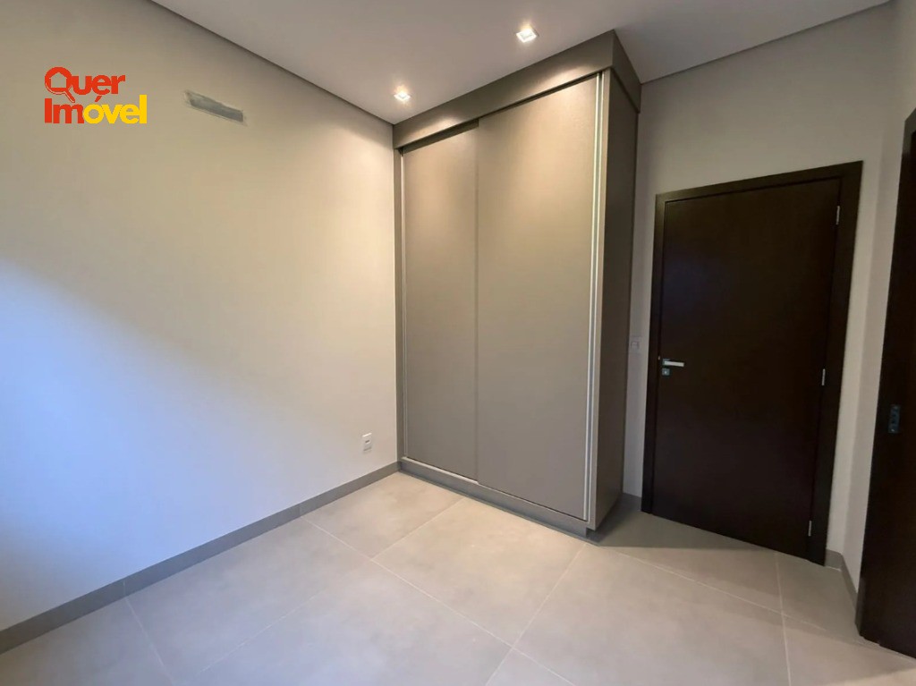 Excelente Casa em Condomínio à Venda em Ribeirão Preto-SP, Loteamento Terras de Florença! 4 quartos, 2 suítes, 2 salas, 5 banheiros, 4 vagas, 190,40m². Quer Imóvel Negócios Imobiliários.