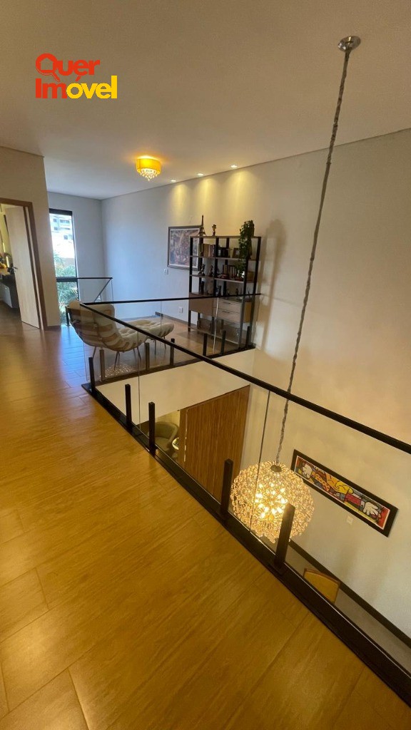 Casa de luxo em condomínio: 3 quartos, 3 suítes, 2 salas, 5 