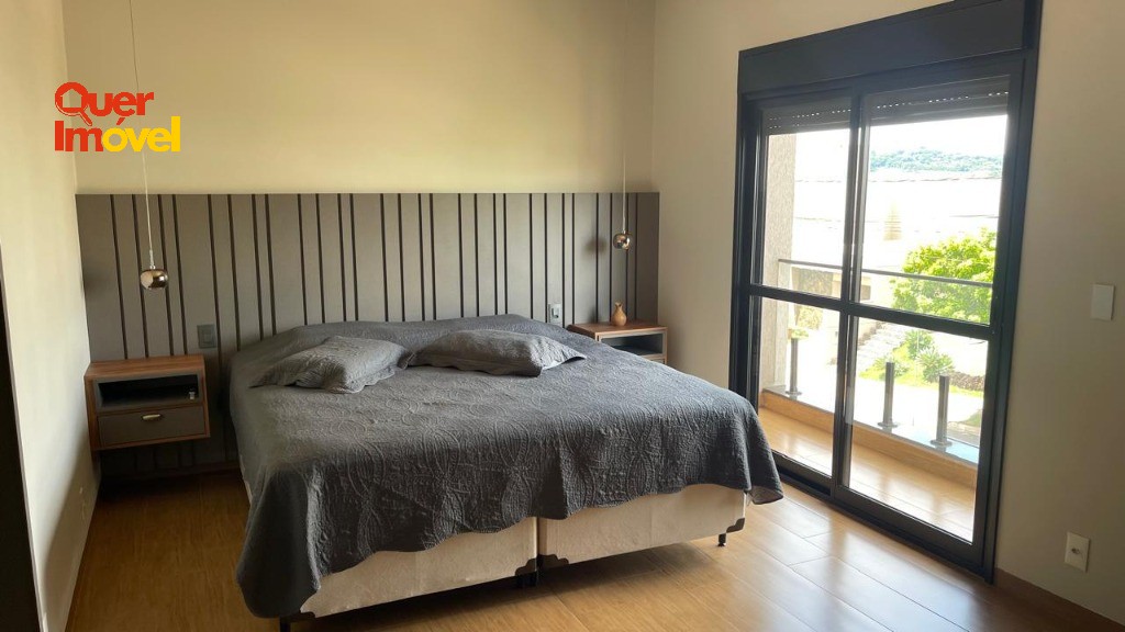 Casa de luxo em condomínio: 3 quartos, 3 suítes, 2 salas, 5 