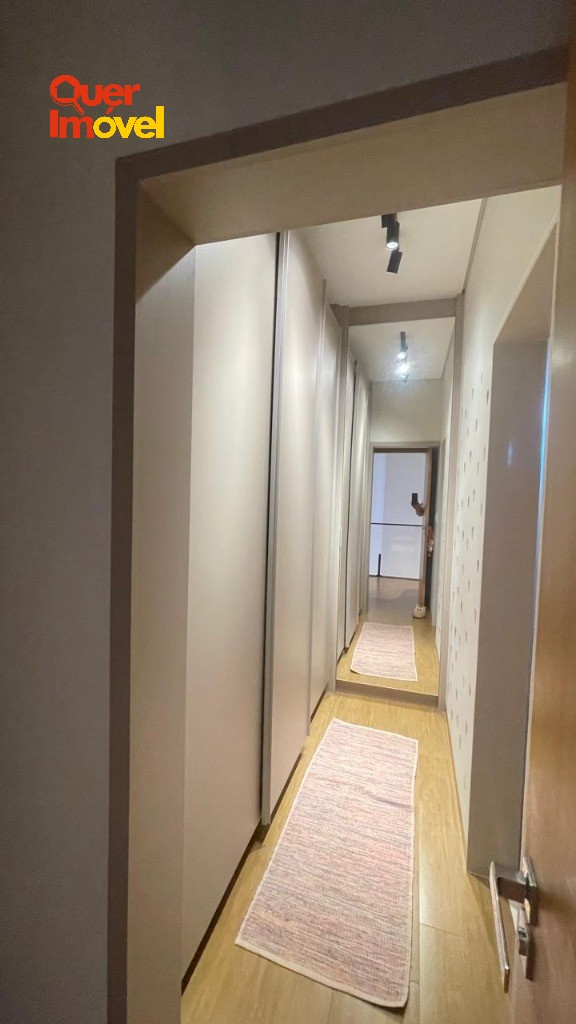 Casa de luxo em condomínio: 3 quartos, 3 suítes, 2 salas, 5 
