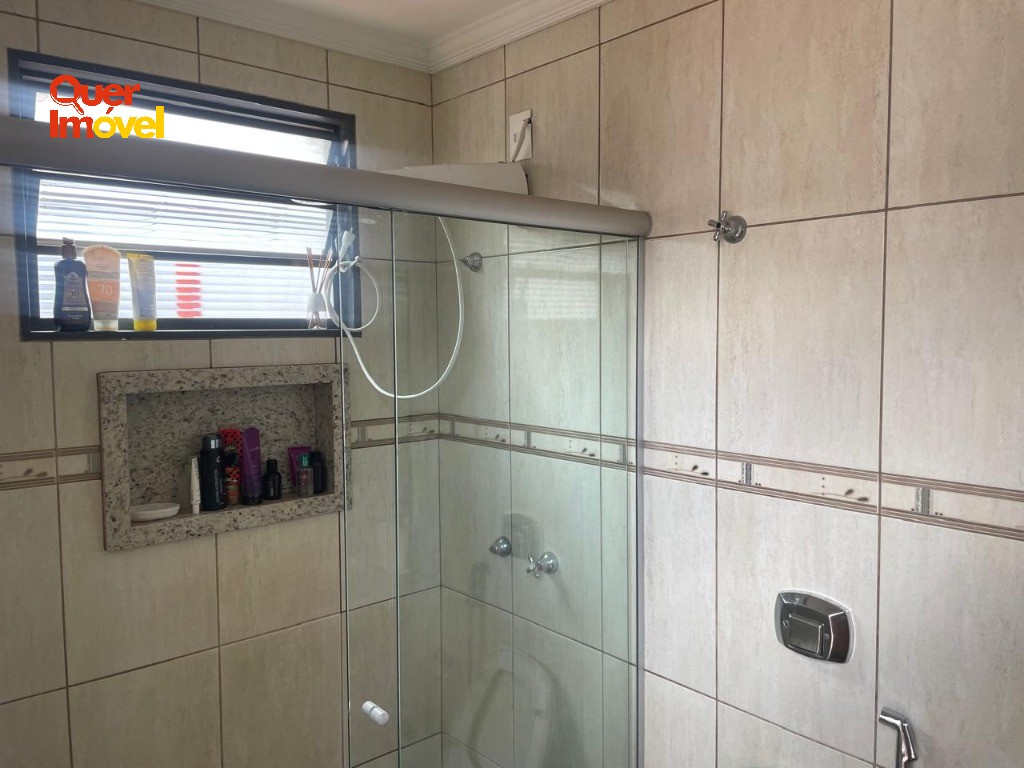 Imperdível oportunidade: Casa à venda em Ribeirão Preto-SP, Vila Albertina. 3 quartos, 1 suíte, 1 sala, 3 banheiros, 2 vagas. 192m². Entre em contato com a Imobiliária Quer Imóvel!