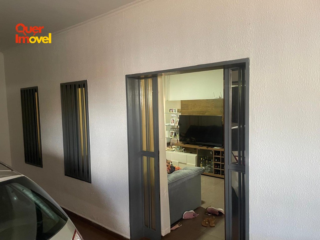 Imperdível oportunidade: Casa à venda em Ribeirão Preto-SP, Vila Albertina. 3 quartos, 1 suíte, 1 sala, 3 banheiros, 2 vagas. 192m². Entre em contato com a Imobiliária Quer Imóvel!