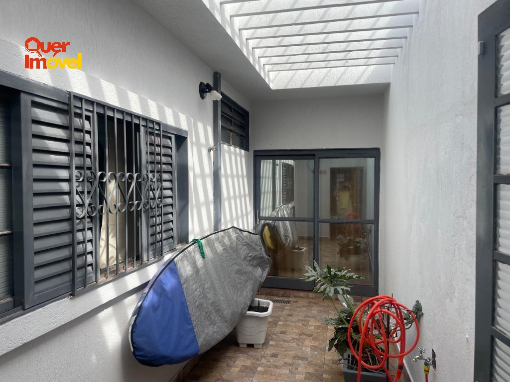 Imperdível oportunidade: Casa à venda em Ribeirão Preto-SP, Vila Albertina. 3 quartos, 1 suíte, 1 sala, 3 banheiros, 2 vagas. 192m². Entre em contato com a Imobiliária Quer Imóvel!