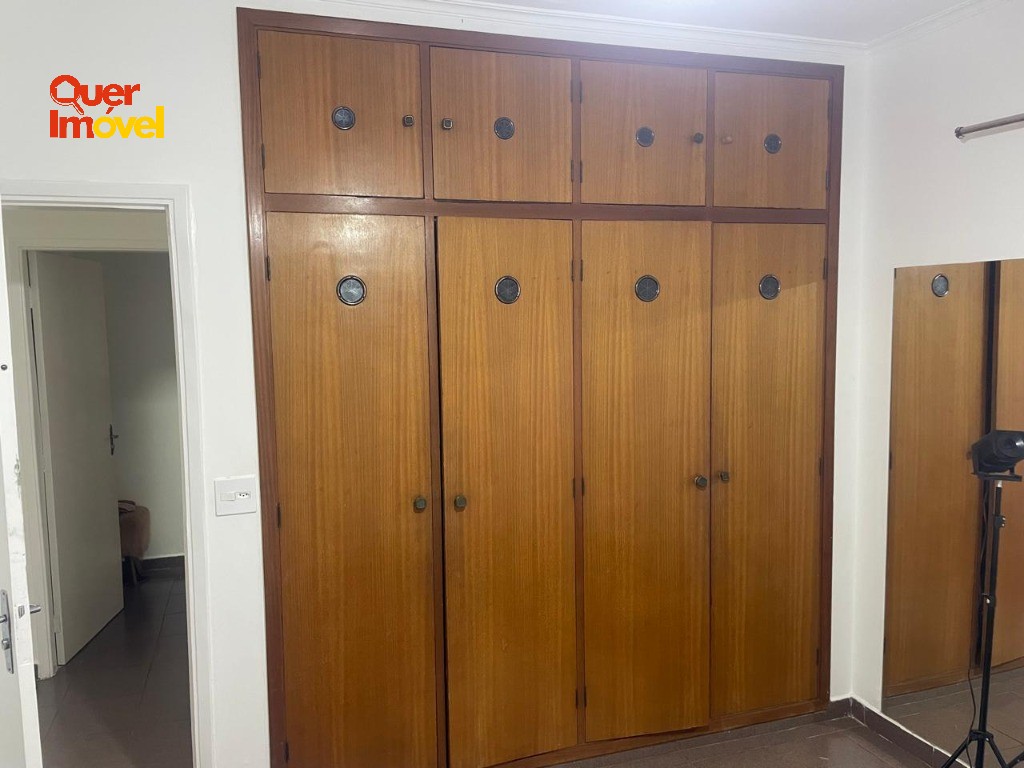 Imperdível oportunidade: Casa à venda em Ribeirão Preto-SP, Vila Albertina. 3 quartos, 1 suíte, 1 sala, 3 banheiros, 2 vagas. 192m². Entre em contato com a Imobiliária Quer Imóvel!