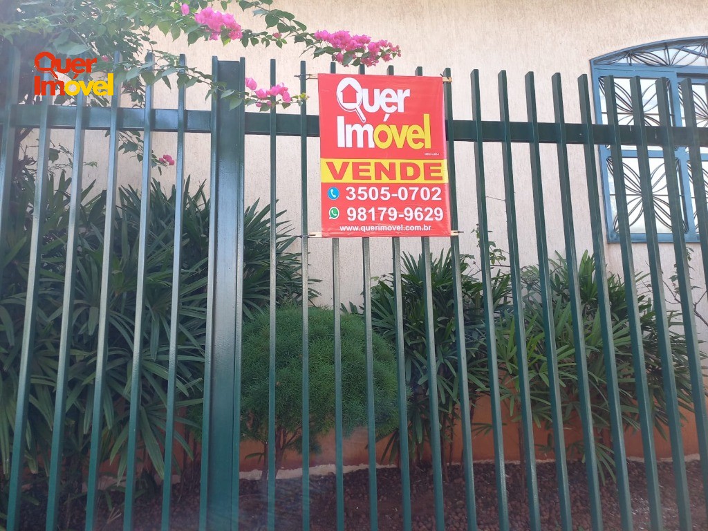 Casa à venda em Ribeirão Preto-SP, Jardim Palma Travassos! 3 quartos, 1 suíte, 2 salas, 4 banheiros, 4 vagas, 223m². Aproveite com a Quer Imóvel Negócios Imobiliários!