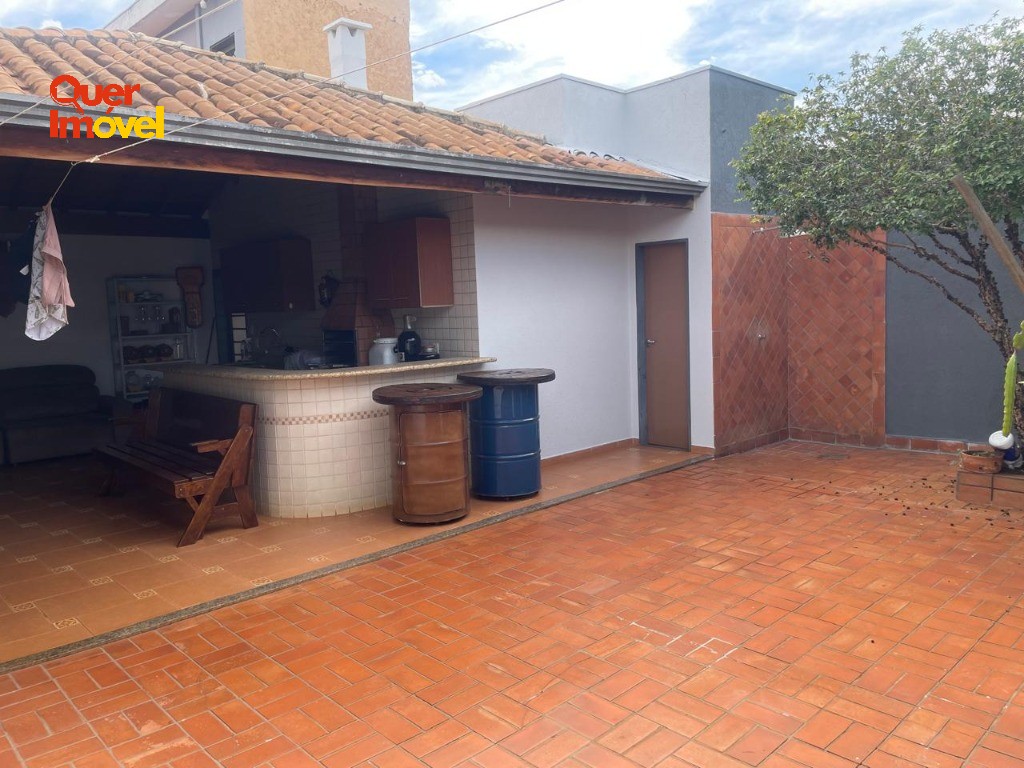 Imperdível oportunidade: Casa à venda em Ribeirão Preto-SP, Vila Albertina. 3 quartos, 1 suíte, 1 sala, 3 banheiros, 2 vagas. 192m². Entre em contato com a Imobiliária Quer Imóvel!