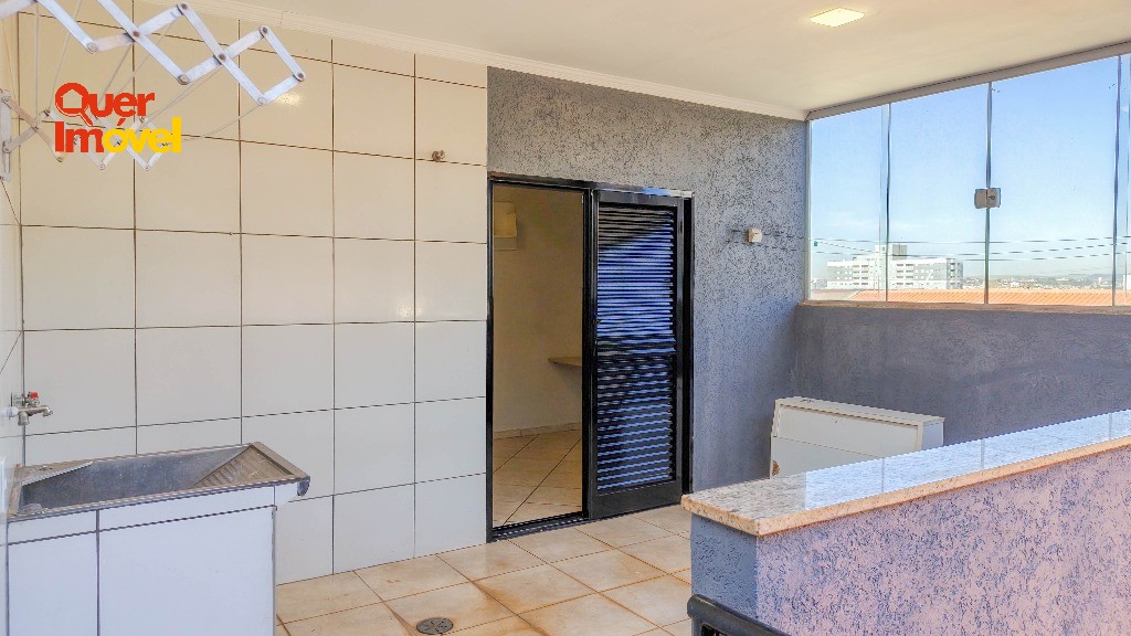 Casa, 3 quartos, 217 m² - Foto 3