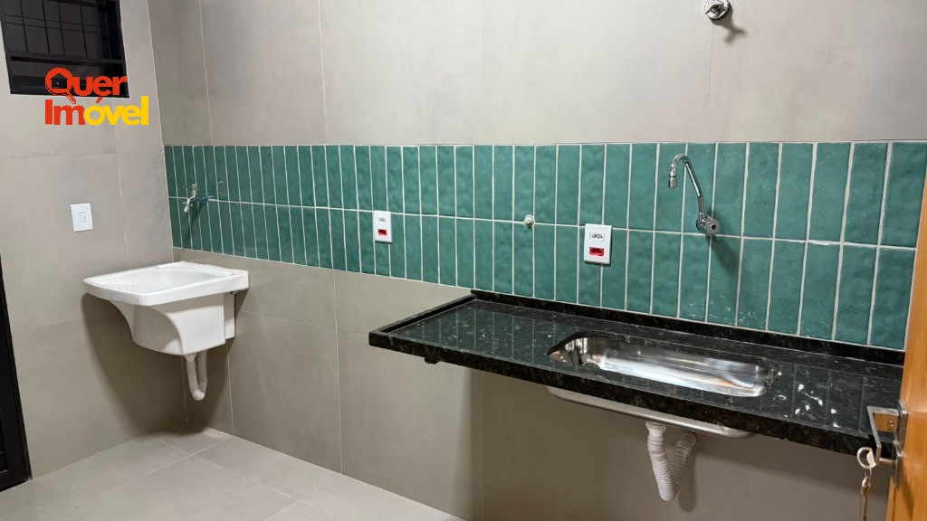 Aluguel de Imóvel Comercial de 140m² no Jardim Sumaré, Ribeirão Preto-SP! 2 banheiros inclusos. Quer Imóvel Negócios Imobiliários.