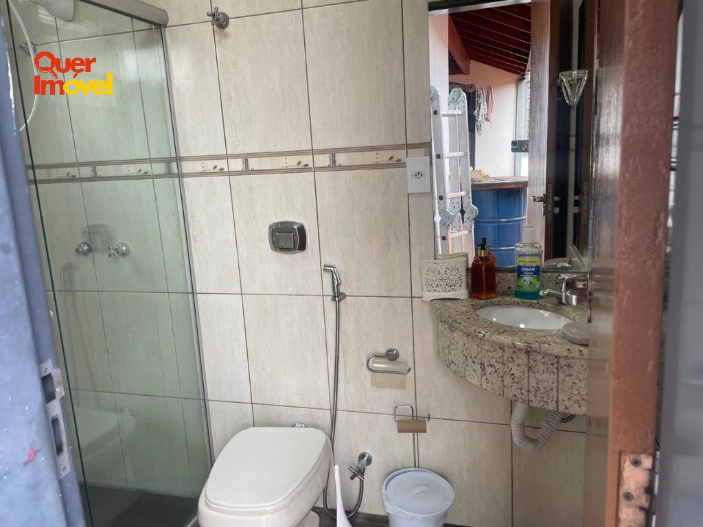 Imperdível oportunidade: Casa à venda em Ribeirão Preto-SP, Vila Albertina. 3 quartos, 1 suíte, 1 sala, 3 banheiros, 2 vagas. 192m². Entre em contato com a Imobiliária Quer Imóvel!