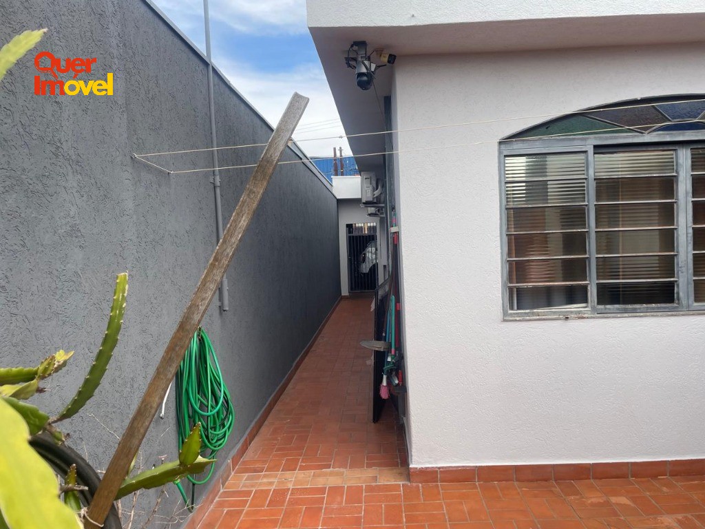Imperdível oportunidade: Casa à venda em Ribeirão Preto-SP, Vila Albertina. 3 quartos, 1 suíte, 1 sala, 3 banheiros, 2 vagas. 192m². Entre em contato com a Imobiliária Quer Imóvel!