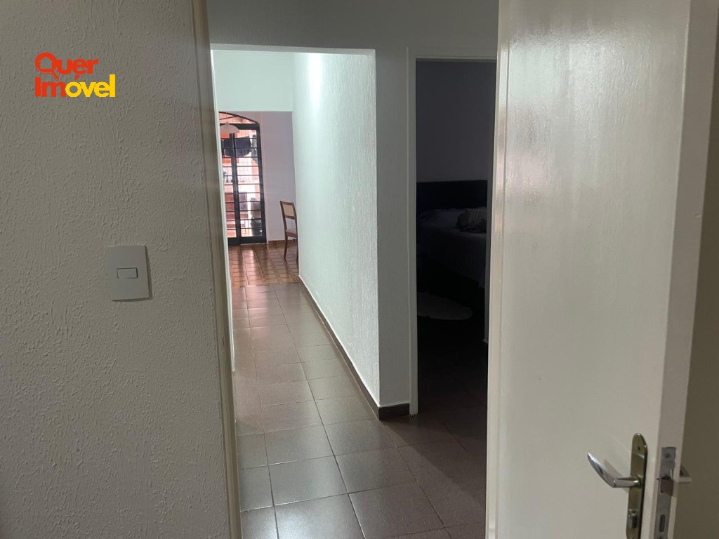 Imperdível oportunidade: Casa à venda em Ribeirão Preto-SP, Vila Albertina. 3 quartos, 1 suíte, 1 sala, 3 banheiros, 2 vagas. 192m². Entre em contato com a Imobiliária Quer Imóvel!