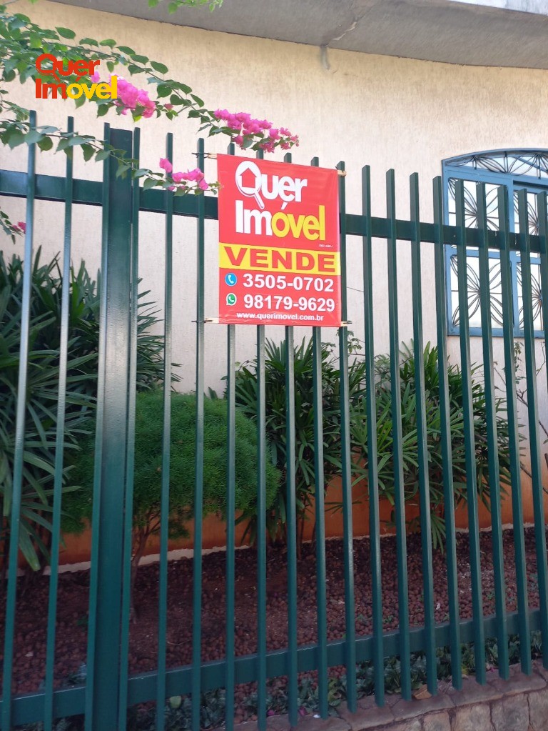 Casa à venda em Ribeirão Preto-SP, Jardim Palma Travassos! 3 quartos, 1 suíte, 2 salas, 4 banheiros, 4 vagas, 223m². Aproveite com a Quer Imóvel Negócios Imobiliários!