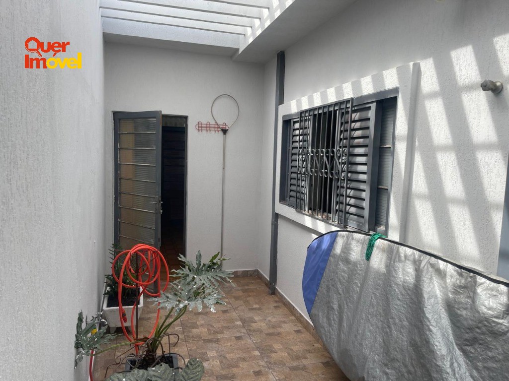 Imperdível oportunidade: Casa à venda em Ribeirão Preto-SP, Vila Albertina. 3 quartos, 1 suíte, 1 sala, 3 banheiros, 2 vagas. 192m². Entre em contato com a Imobiliária Quer Imóvel!