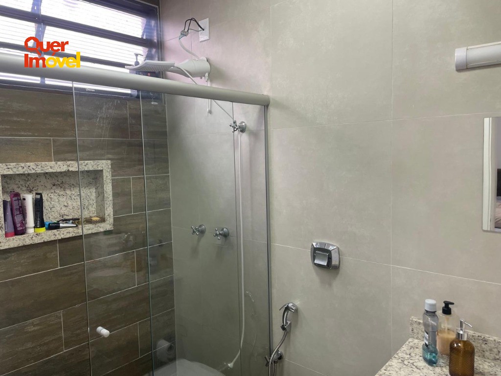 Imperdível oportunidade: Casa à venda em Ribeirão Preto-SP, Vila Albertina. 3 quartos, 1 suíte, 1 sala, 3 banheiros, 2 vagas. 192m². Entre em contato com a Imobiliária Quer Imóvel!