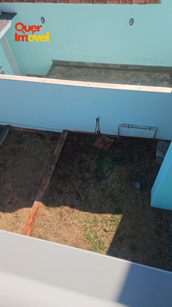 Imperdível casa à venda em Ribeirão Preto-SP, bairro Ribeirânia: 4 quartos, 1 suíte, 2 salas, 4 banheiros, 4 vagas, 332m². Contate a Imobiliária Quer Imóvel!