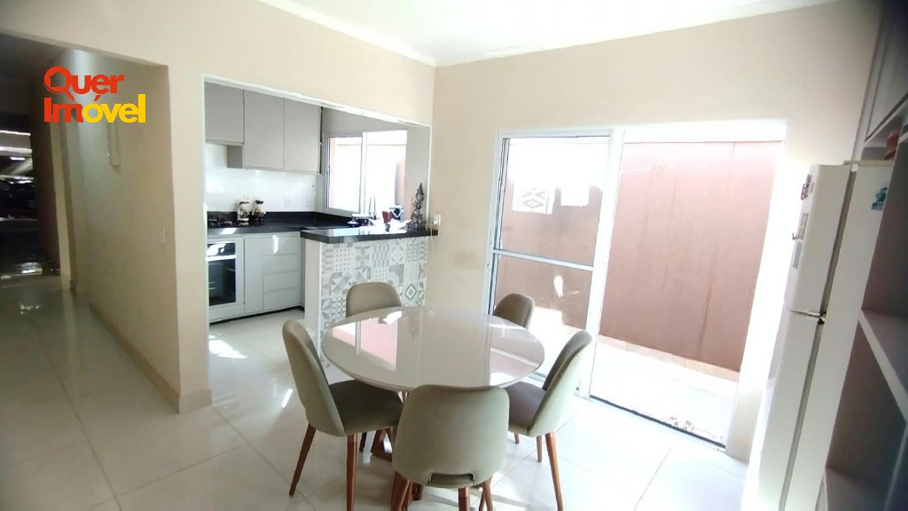 Casa à venda em Ribeirão Preto-SP, Jardim Helena: 2 quartos, 1 suíte, 100m². Entre em contato com a Imobiliária Quer Imóvel.