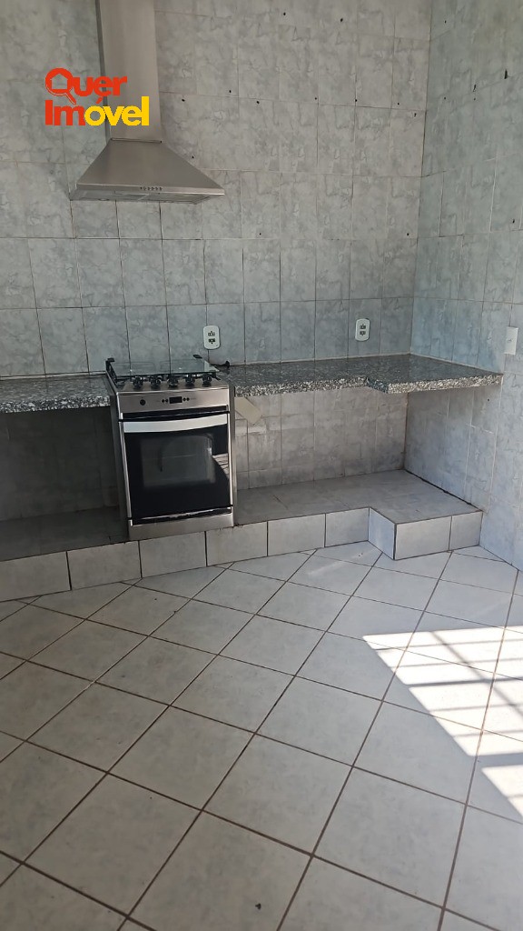Imperdível casa à venda em Ribeirão Preto-SP, bairro Ribeirânia: 4 quartos, 1 suíte, 2 salas, 4 banheiros, 4 vagas, 332m². Contate a Imobiliária Quer Imóvel!