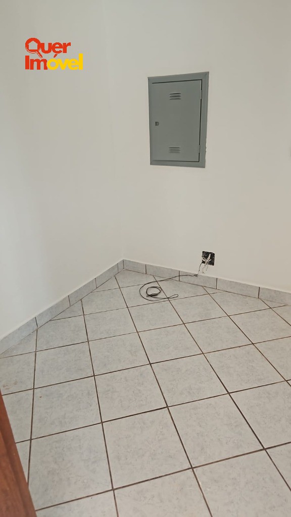Imperdível casa à venda em Ribeirão Preto-SP, bairro Ribeirânia: 4 quartos, 1 suíte, 2 salas, 4 banheiros, 4 vagas, 332m². Contate a Imobiliária Quer Imóvel!