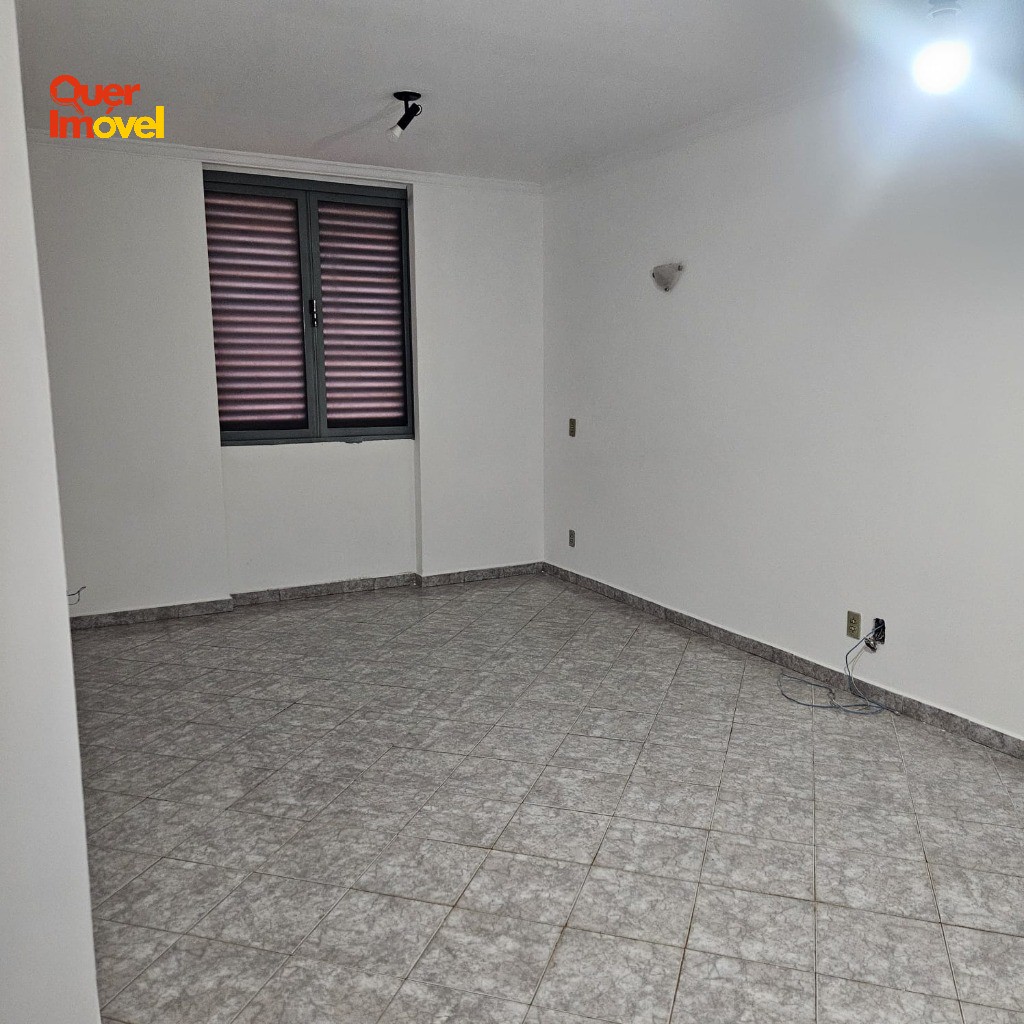 Imperdível casa à venda em Ribeirão Preto-SP, bairro Ribeirânia: 4 quartos, 1 suíte, 2 salas, 4 banheiros, 4 vagas, 332m². Contate a Imobiliária Quer Imóvel!