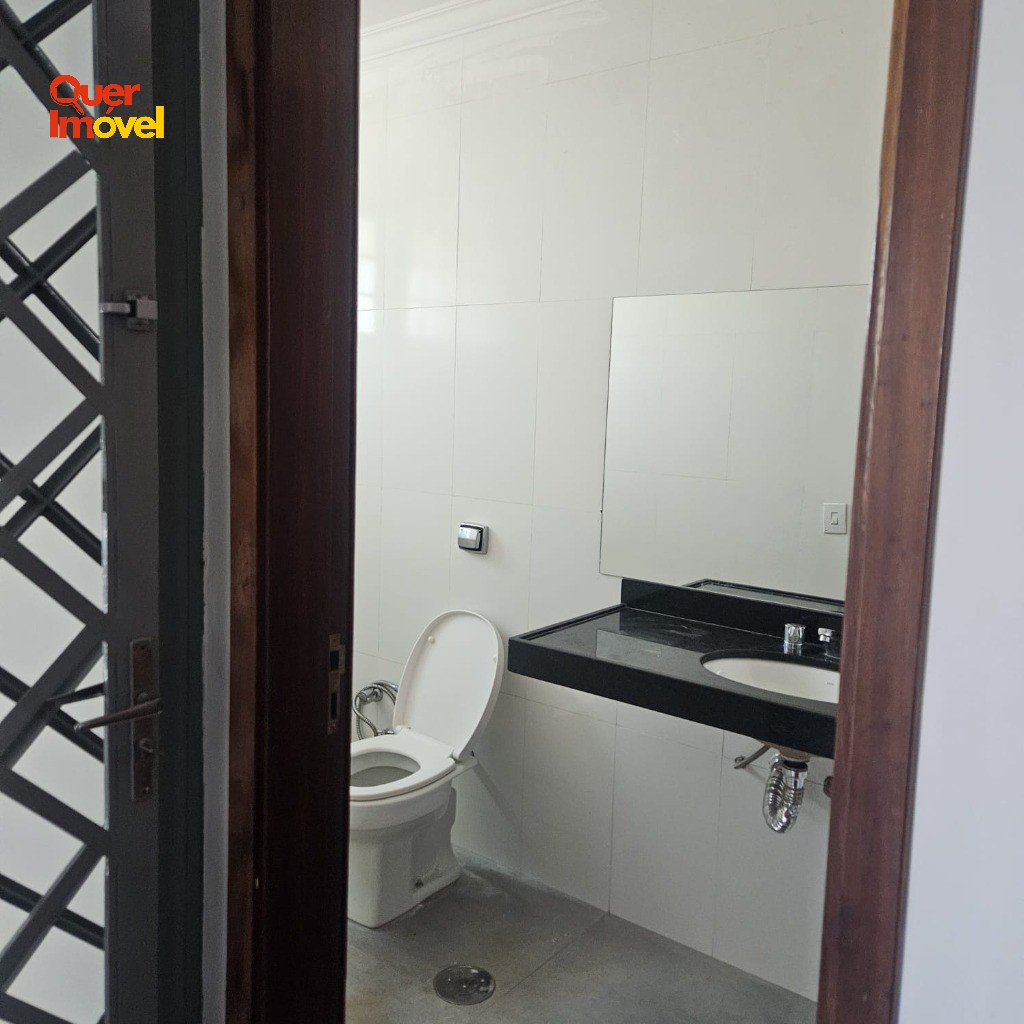 Imperdível casa à venda em Ribeirão Preto-SP, bairro Ribeirânia: 4 quartos, 1 suíte, 2 salas, 4 banheiros, 4 vagas, 332m². Contate a Imobiliária Quer Imóvel!
