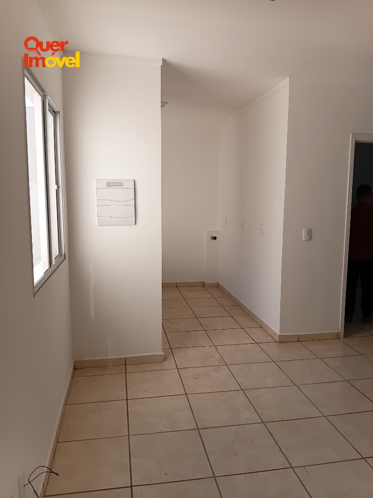 Apartamento à venda na Vila Abranches, Ribeirão Preto-SP, 2 quartos, 1 banheiro e vaga de garagem. Entre em contato com a Imobiliária Quer Imóvel! - foto 2