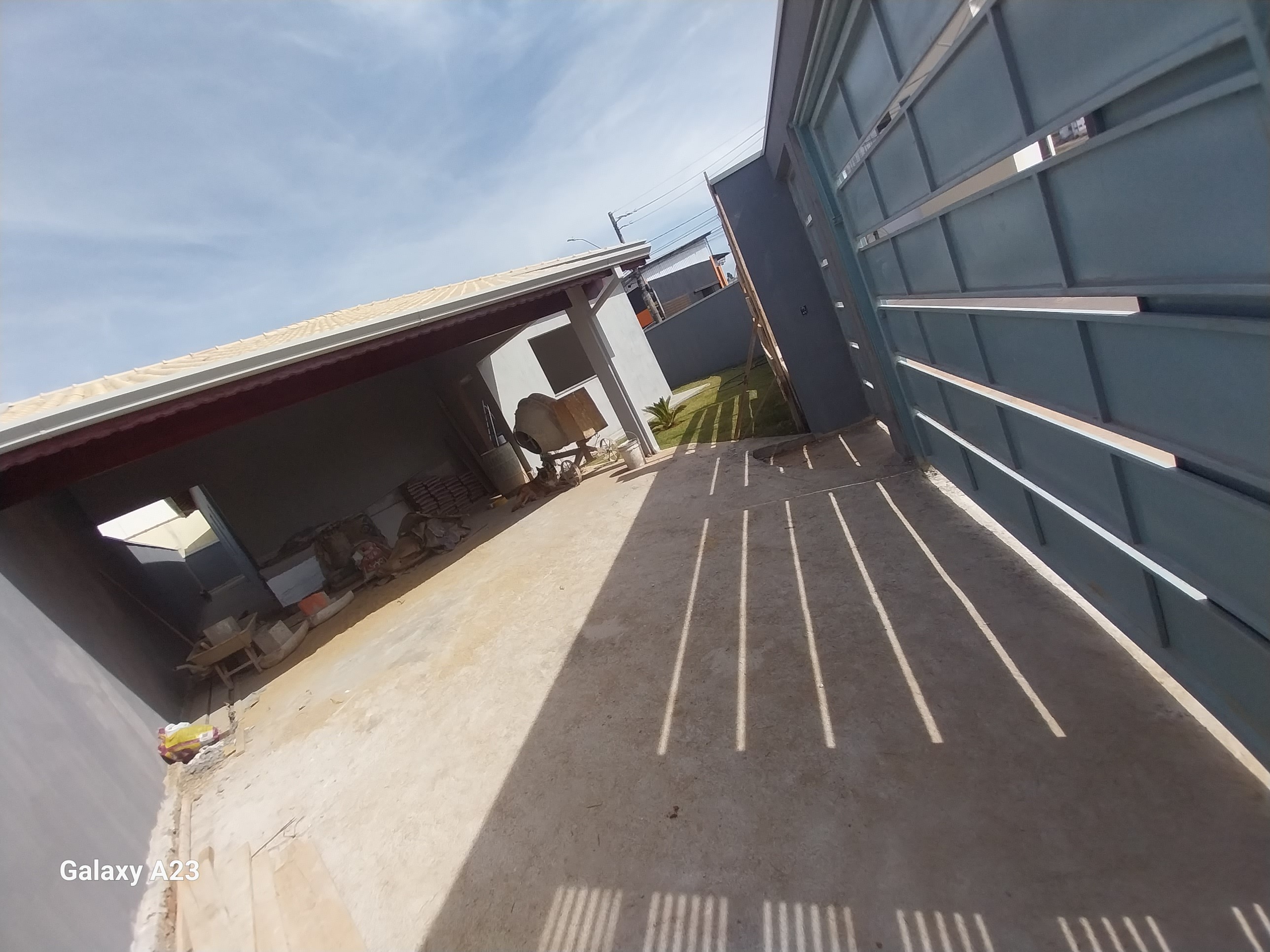 Casa recém construída no bairro santa rita, em pouso alegre-