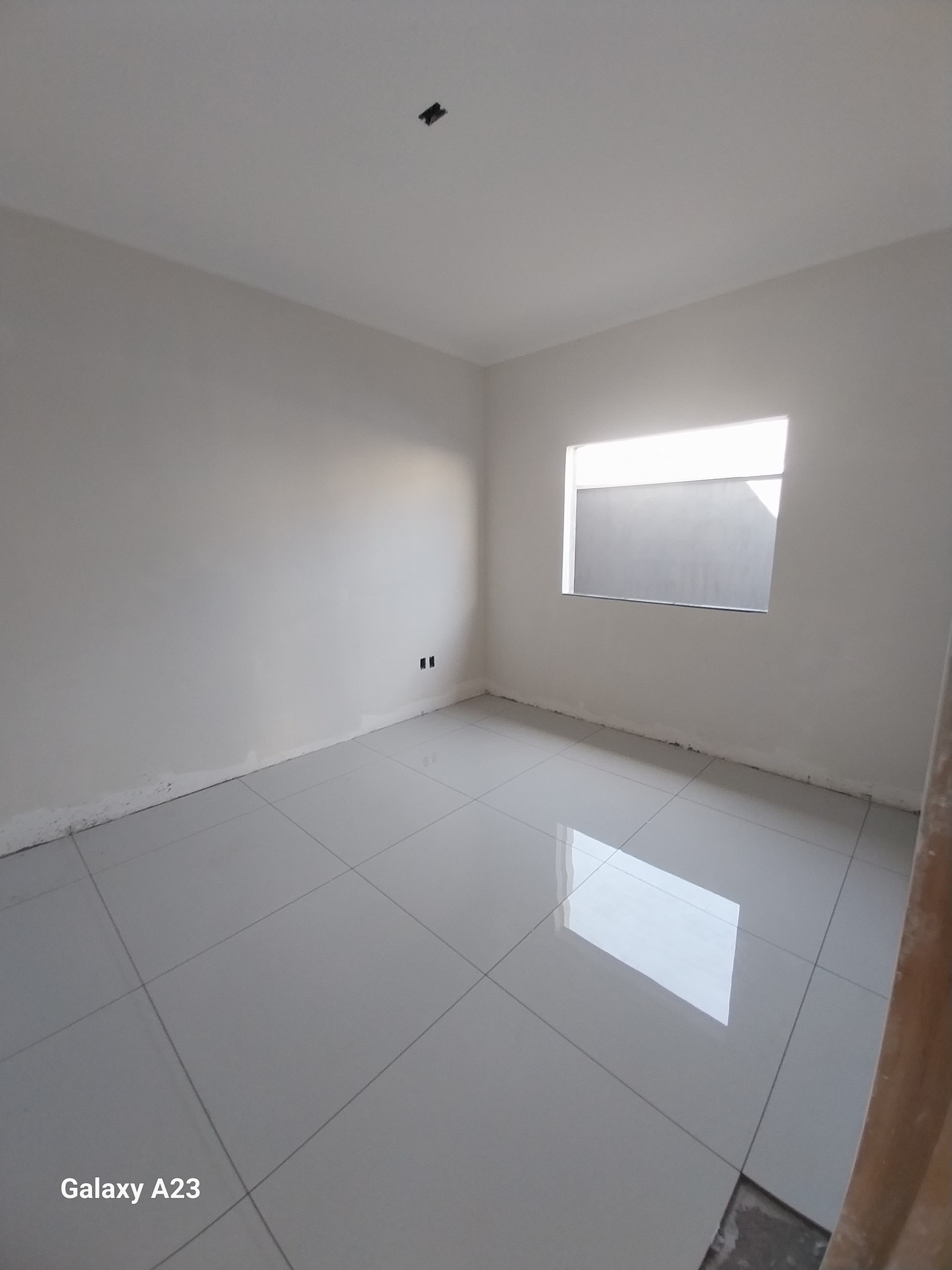 Casa recém construída no bairro santa rita, em pouso alegre-