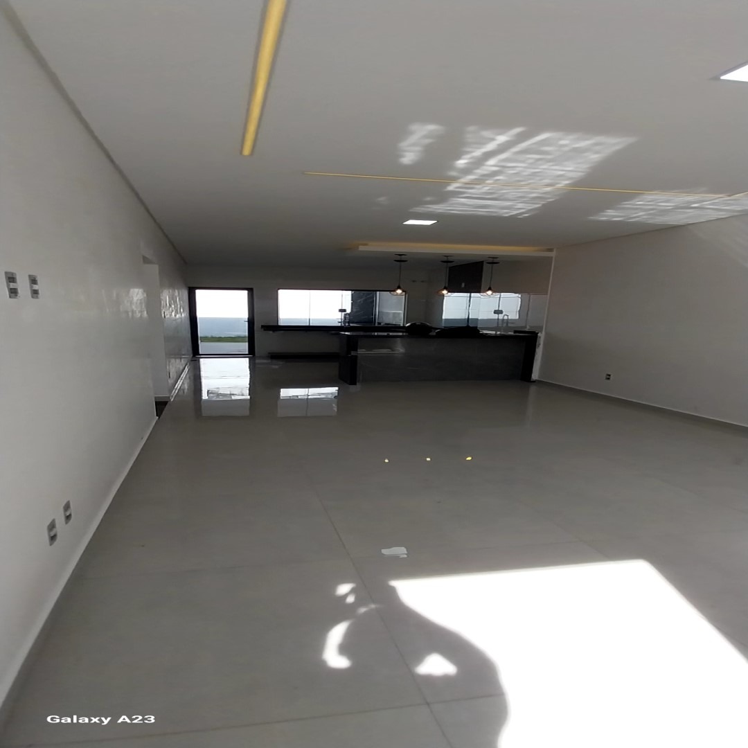 Casa recém construída no parque real, com 125,00 m² de área,