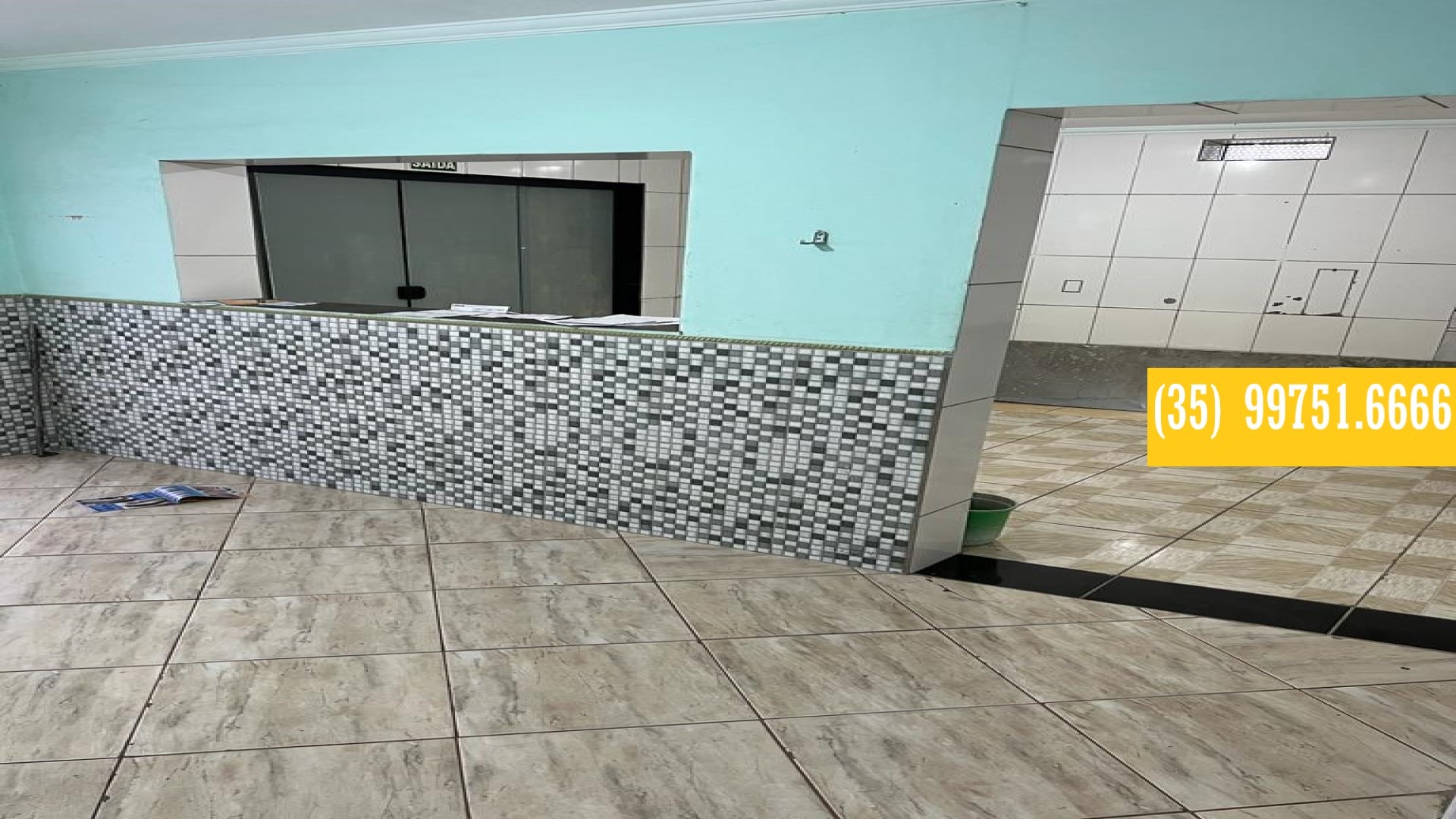 Vende-se sobrado com 02 pontos comerciais no térreo no bairr