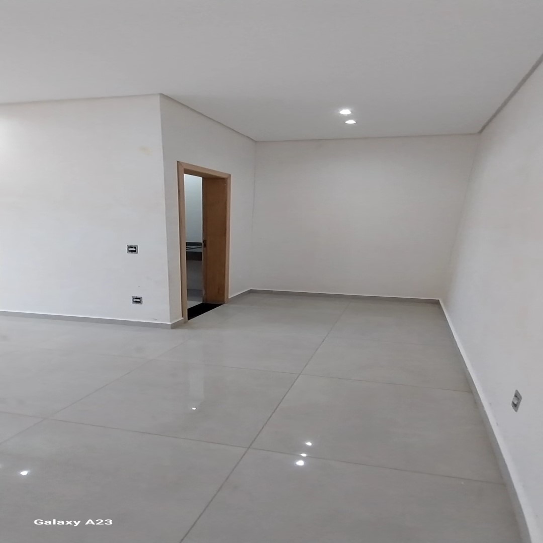 Casa recém construída no parque real, com 125,00 m² de área,