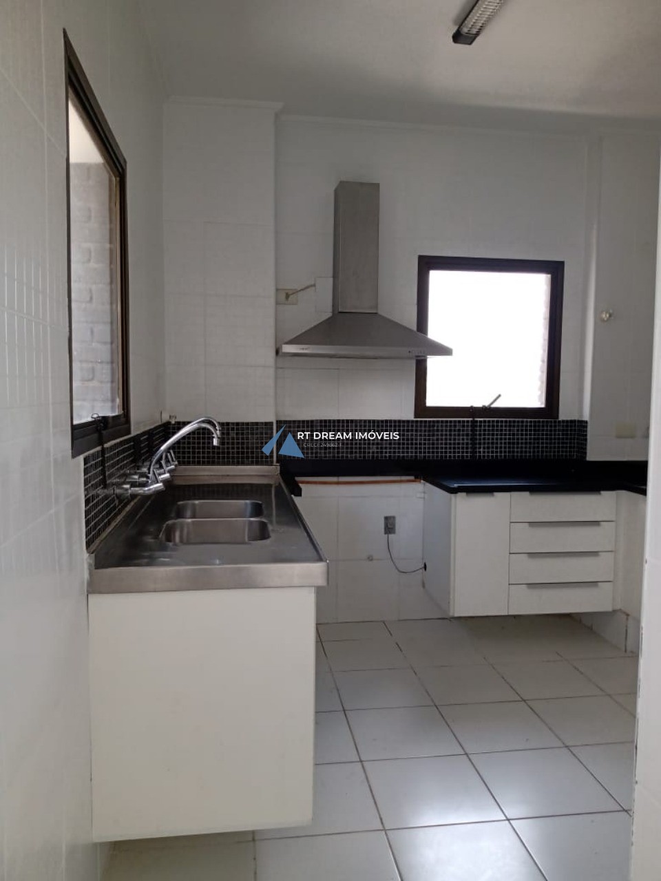 Apartamento para alugar com 4 quartos, 250m² - Foto 14