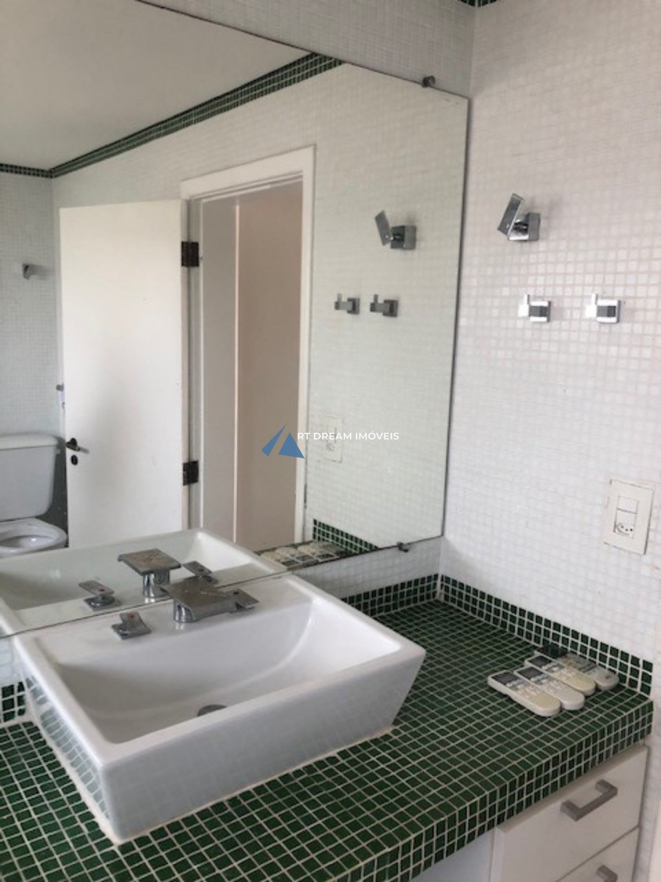 Apartamento para alugar com 4 quartos, 250m² - Foto 18