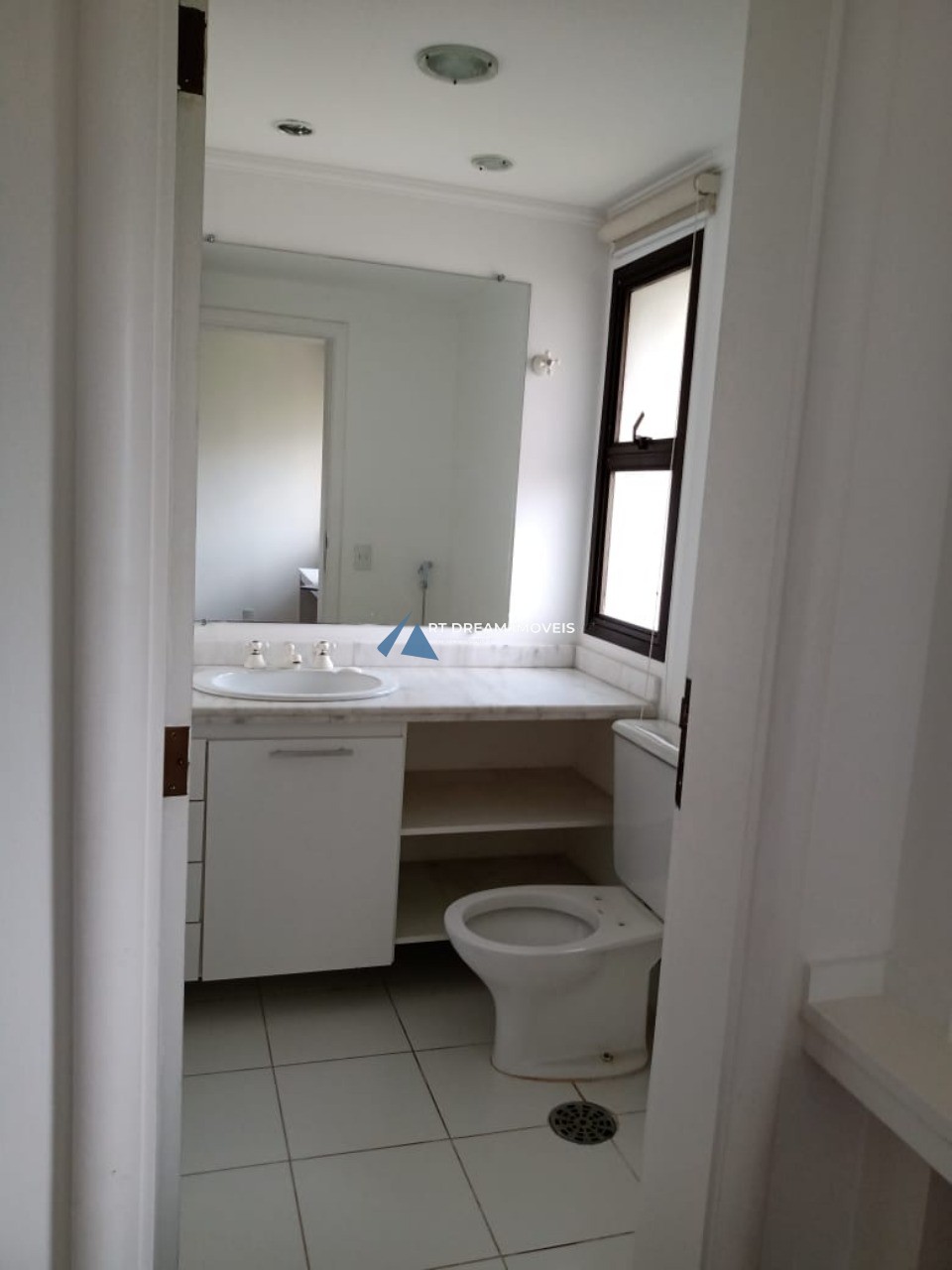 Apartamento para alugar com 4 quartos, 250m² - Foto 16