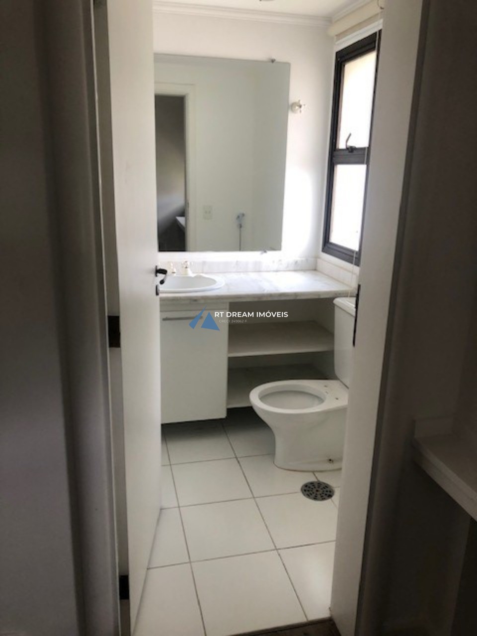 Apartamento para alugar com 4 quartos, 250m² - Foto 23